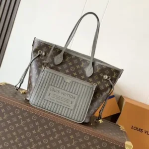 LV Collection Neverfull Inside Out MM M25664 L&V tote hand bags - Back To School, Collection Neverfull, Inside Out MM, L&V hand Bags, L&V tote hand bags, Louis Vuitton, Louis Vuitton 2025 bags, Louis Vuitton 2026 bags, Louis Vuitton Back To School Collection, Louis Vuitton bags, Louis Vuitton hand bags, Louis Vuitton handbags, Louis Vuitton tote handbags, LV 2025 bags, LV 2026 bags, lv bags, LV handbags, LV Neverfull Inside Out MM, LV s25 bags, lv s26 bags, LV tote bags, LV tote handbags, Neverfull Inside Out MM, Neverfull Inside Out MM black, Neverfull Inside Out MM M25663, Neverfull Inside Out MM monogram dune hazelnut, Neverfull Inside Out MM navy, Neverfull Inside Out MM smoke, Neverfull Inside Out MM tan, Neverfull Inside Out MM wine