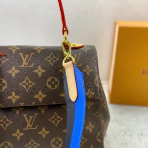 LV Cluny’s square shaped Tote Hand bags