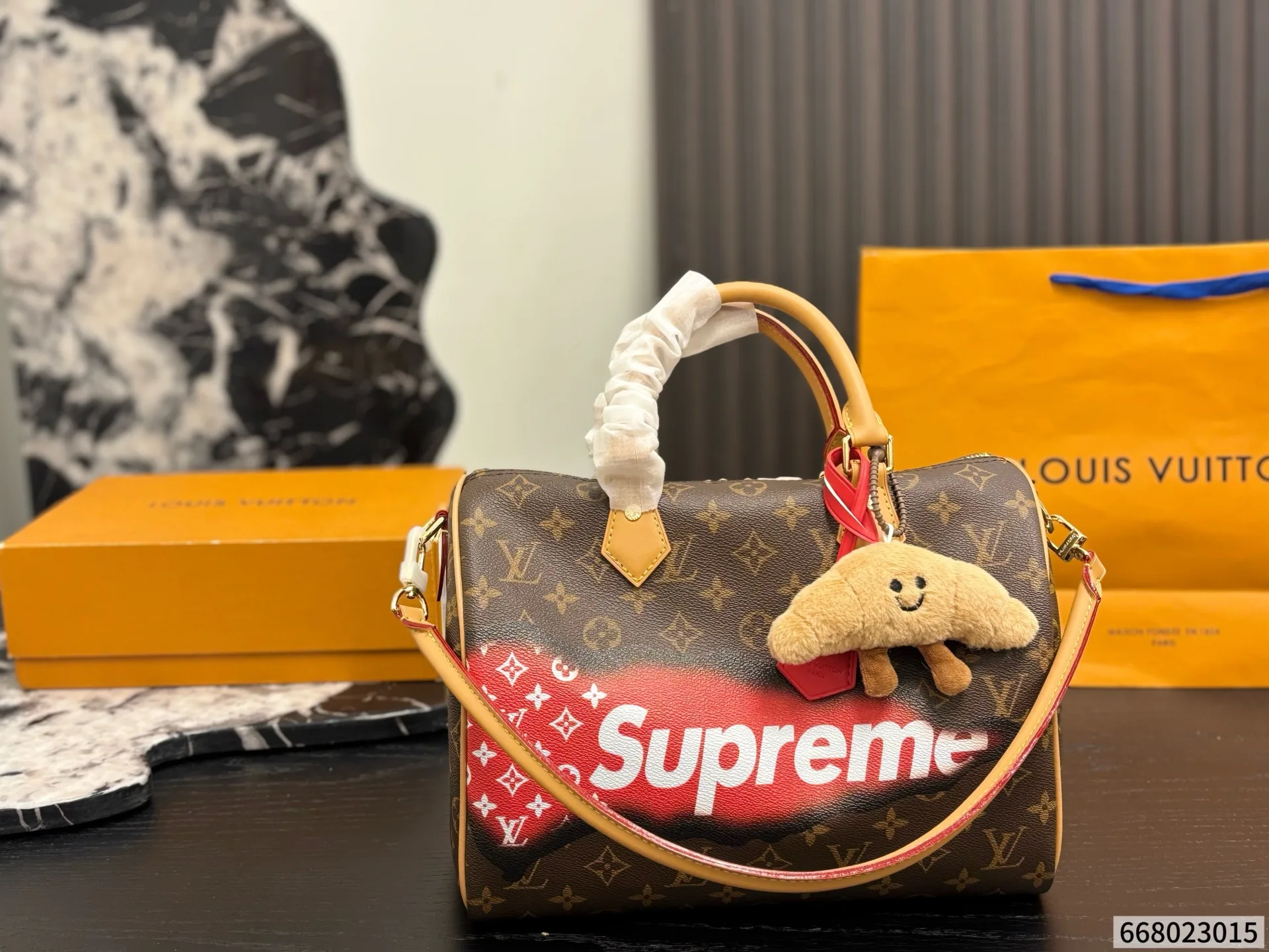 LV Speedy Soft 30 Pillow Pack tote hand bags - Image 8