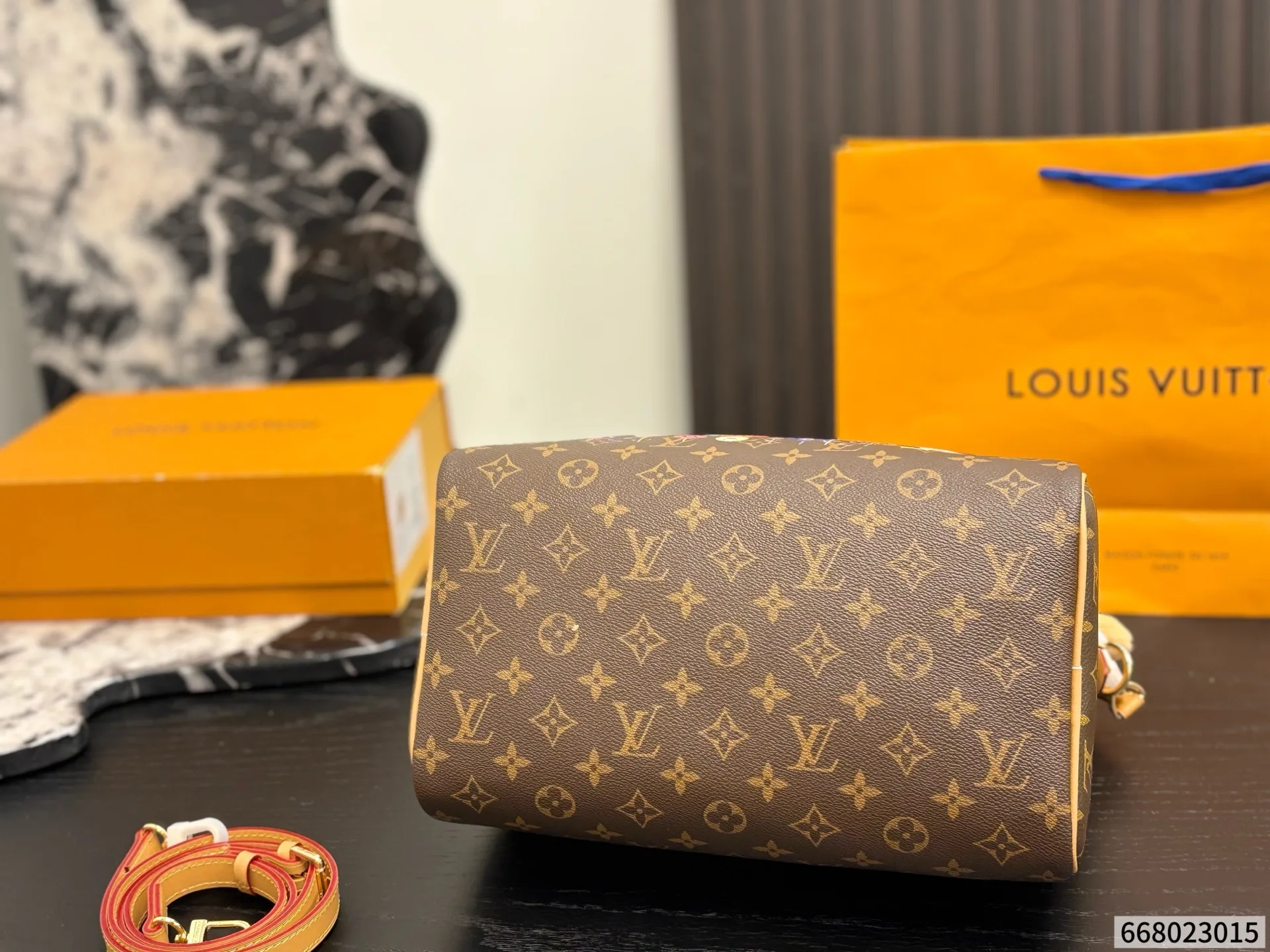 LV Speedy Soft 30 Pillow Pack tote hand bags - Image 3