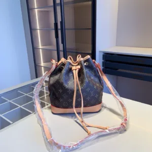 LV combination series jelly bucket bag+LV bath basket+LV wallet
