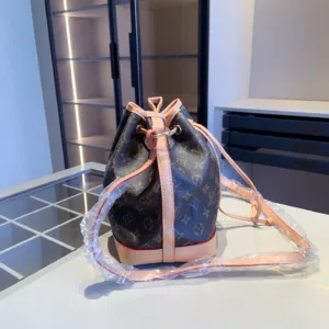LV combination series jelly bucket bag+LV bath basket+LV wallet