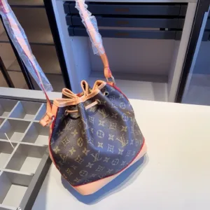 LV combination series jelly bucket bag+LV bath basket+LV wallet