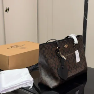 Coach Classic Logo Shopping Tote Hand Bags