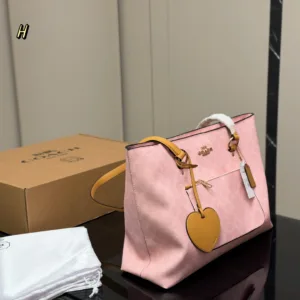 Coach Classic Logo Shopping Tote Hand Bags