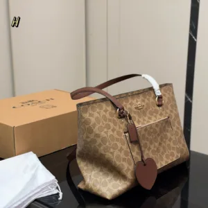 Coach Classic Logo Shopping Tote Hand Bags