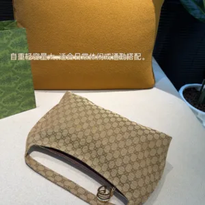 GUCCI New Original 87588 half moon Handbag