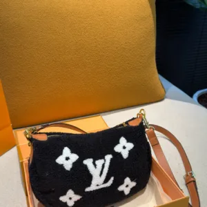 LV Ski Series Hil Plush tote hand bags