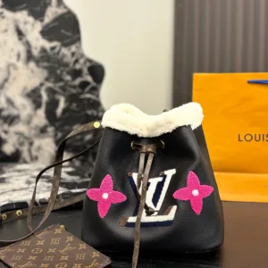 LV teddy fur bucket tote hand bags