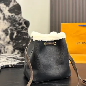 LV teddy fur bucket tote hand bags