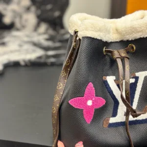 LV teddy fur bucket tote hand bags
