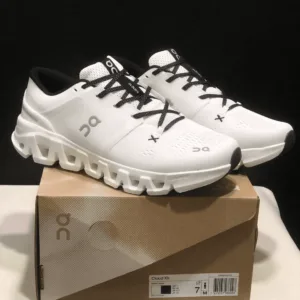 on cloudflyer Cloud X5 Sneakers