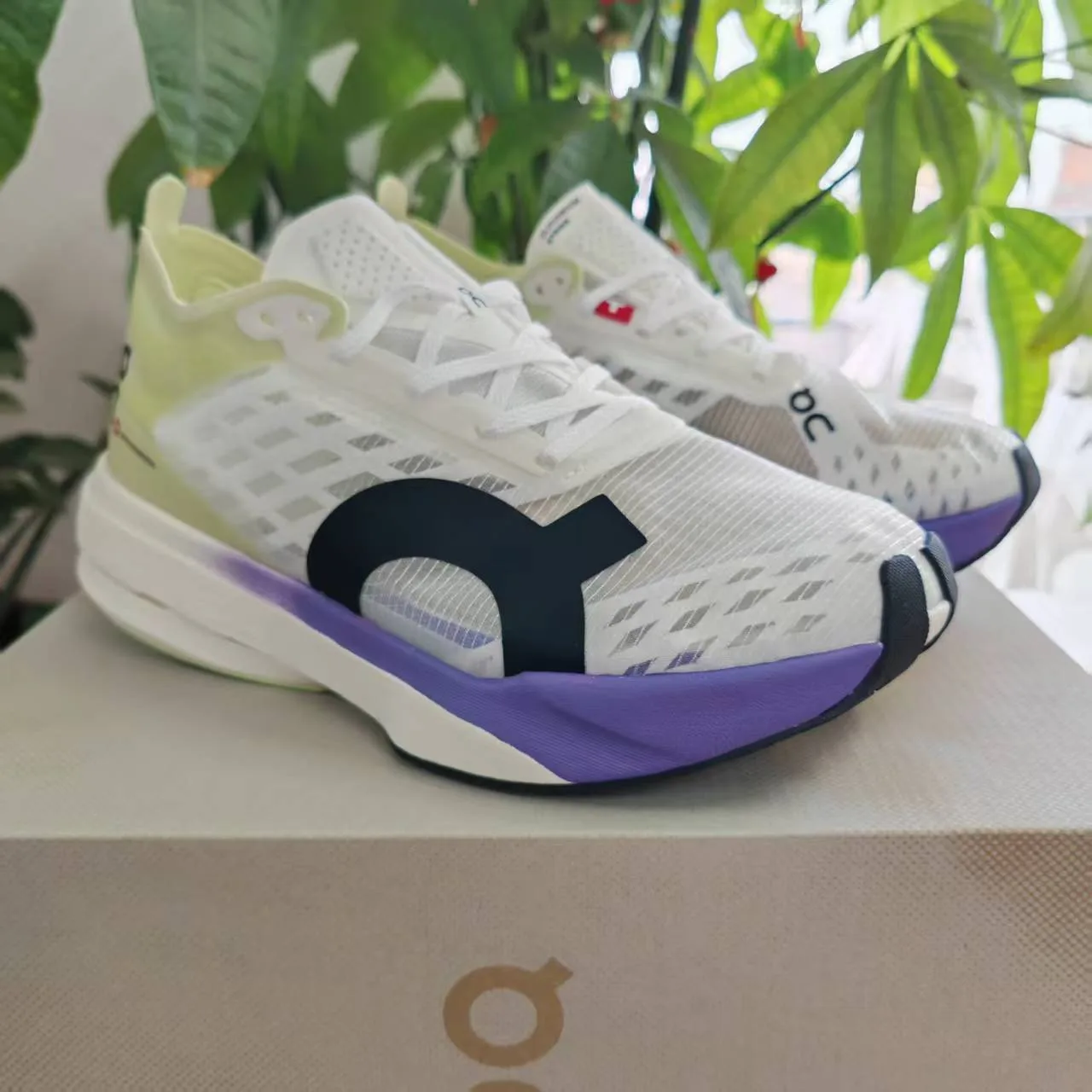 on cloudflyer Road Running Cloudboom Strike Sneakers - Image 14