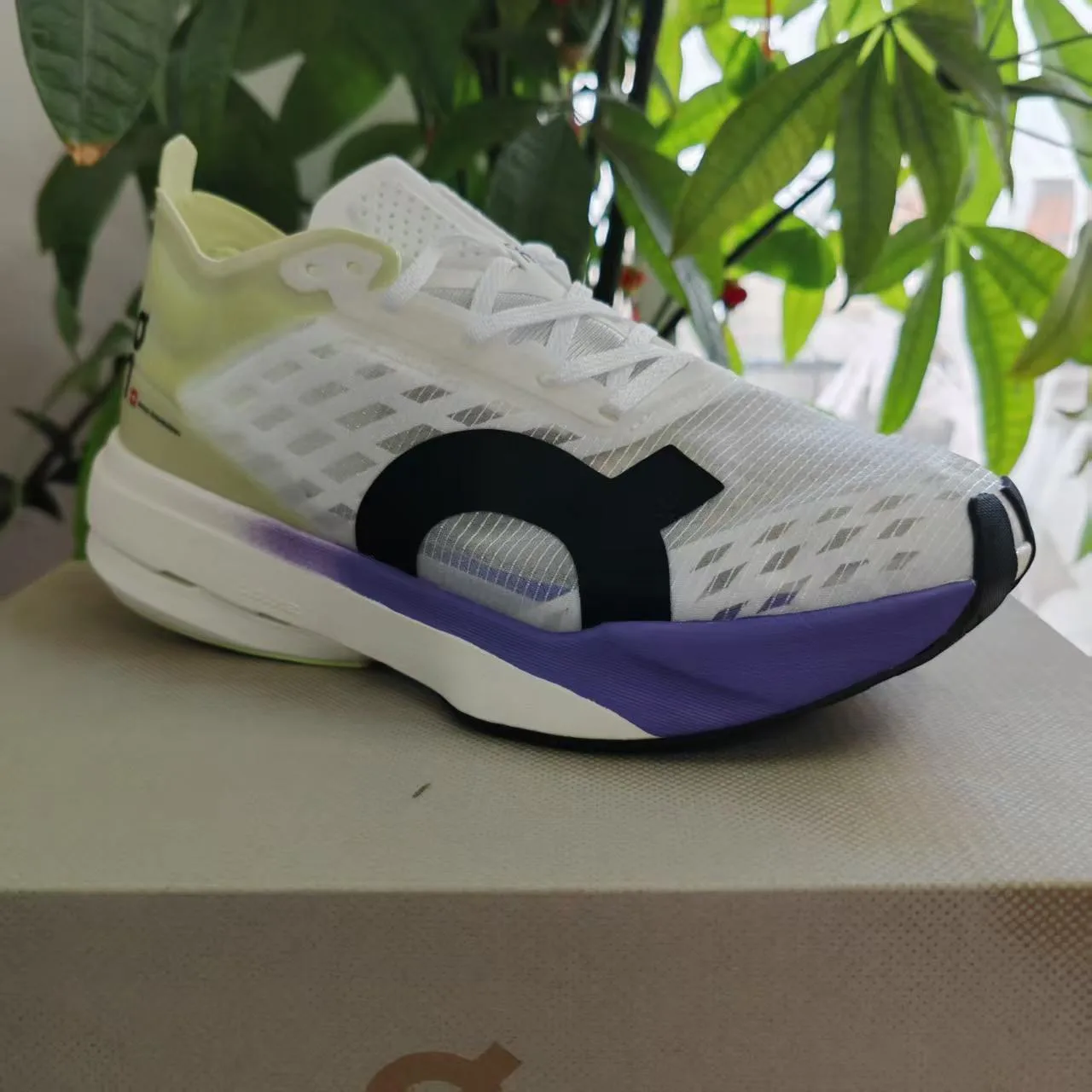 on cloudflyer Road Running Cloudboom Strike Sneakers - Image 10