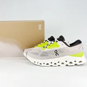 on cloudflyer Cloudstratus 3 Sneakers