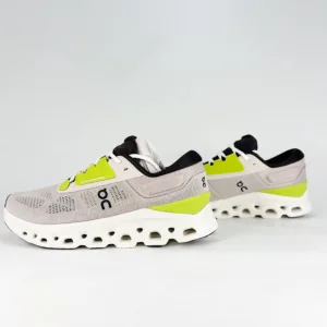 on cloudflyer Cloudstratus 3 Sneakers