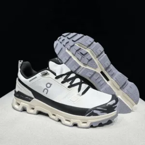 on cloudflyer Cloudwander WP Sneakers