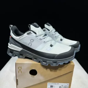 on cloudflyer Cloudwander WP Sneakers