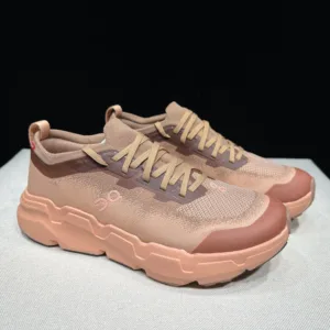 on cloudflyer Cloudsoma Trail Running Sneakers
