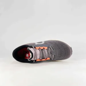 On cloudflyer Cloudmonster 3 Hyper Series Collection Sneakers