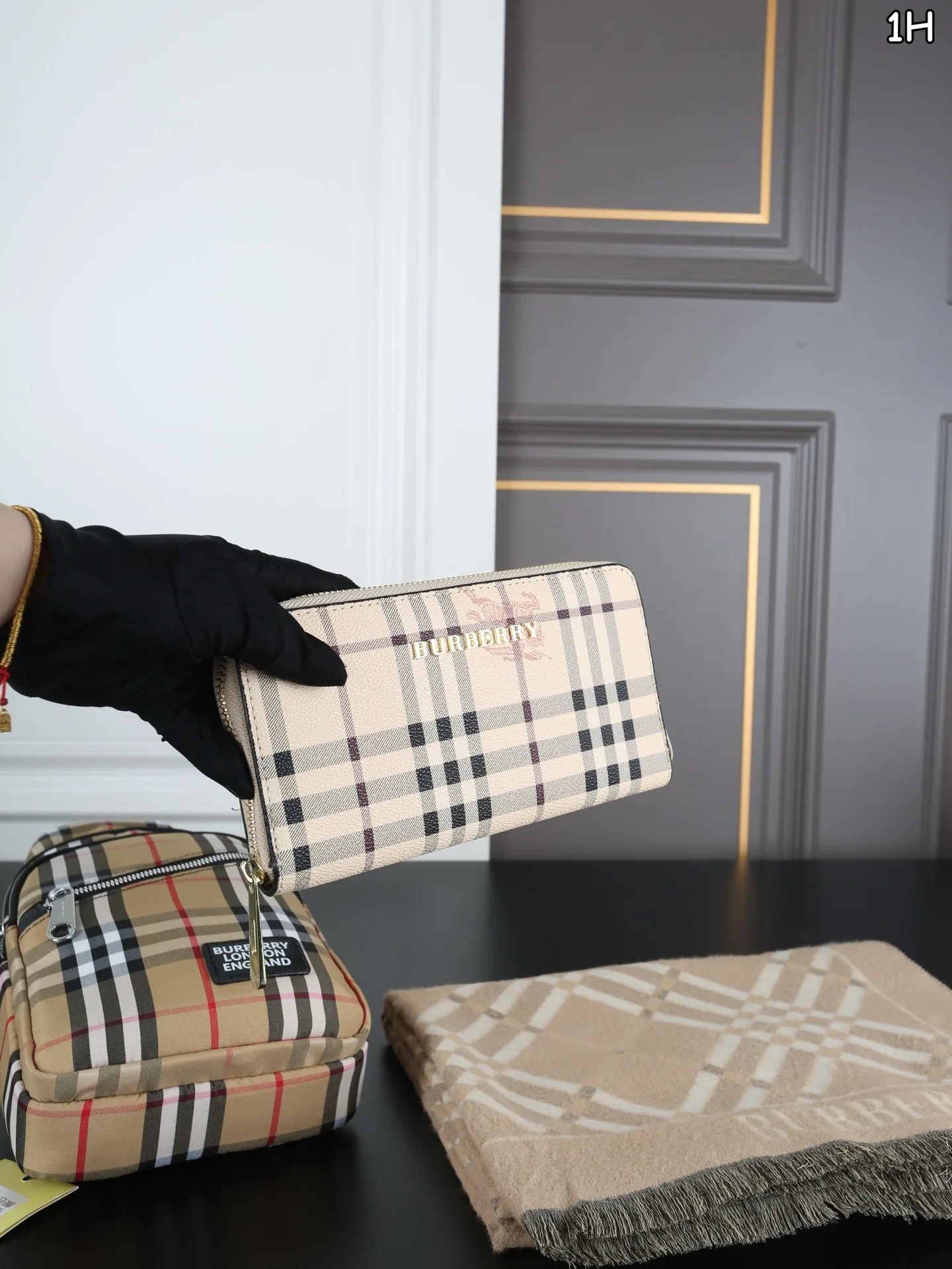 Burberry chest bag scarf wallet combination - Image 2