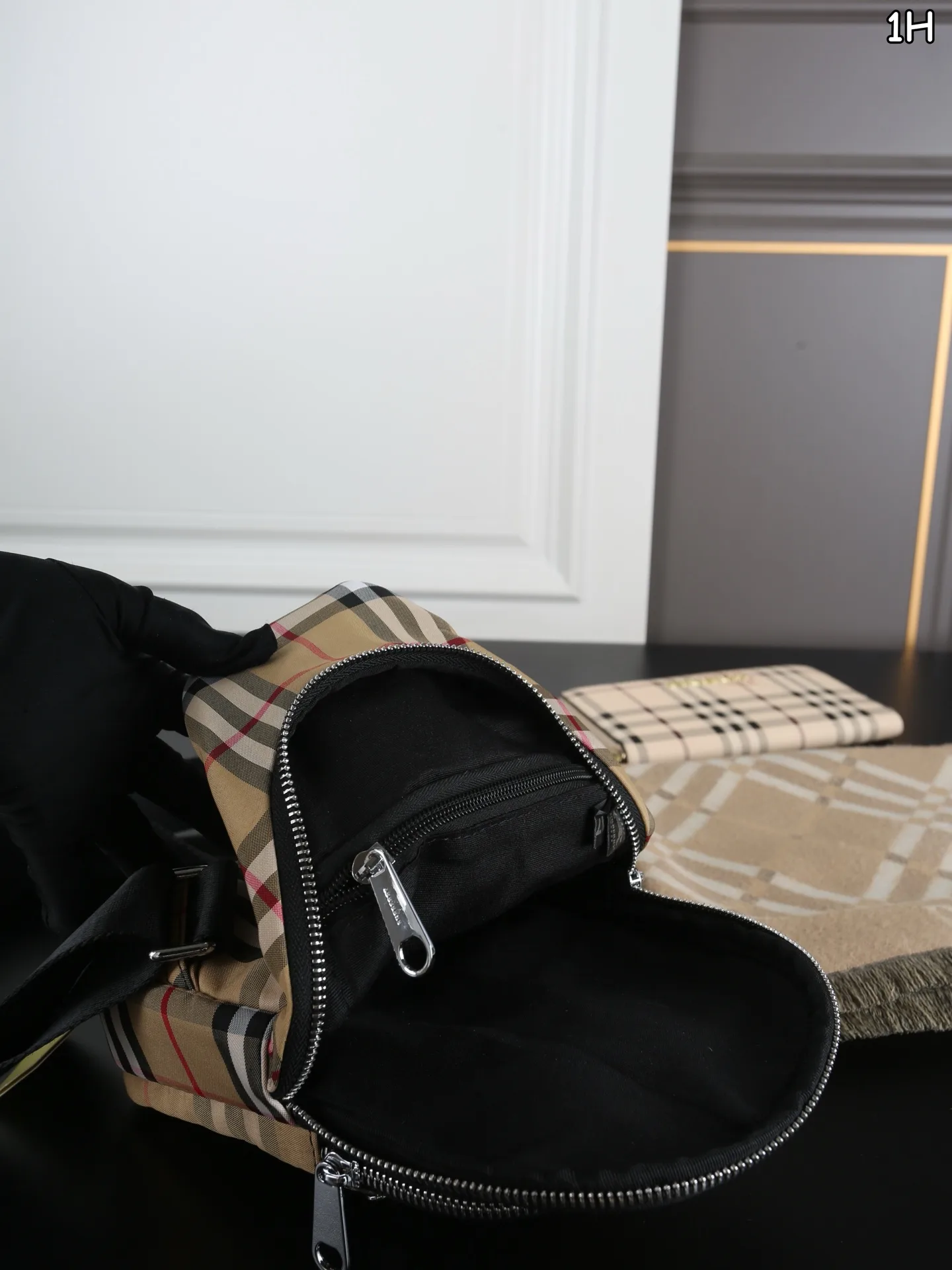Burberry chest bag scarf wallet combination - Image 7
