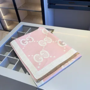 GUCCI tote bag scarf wallet X870 combination