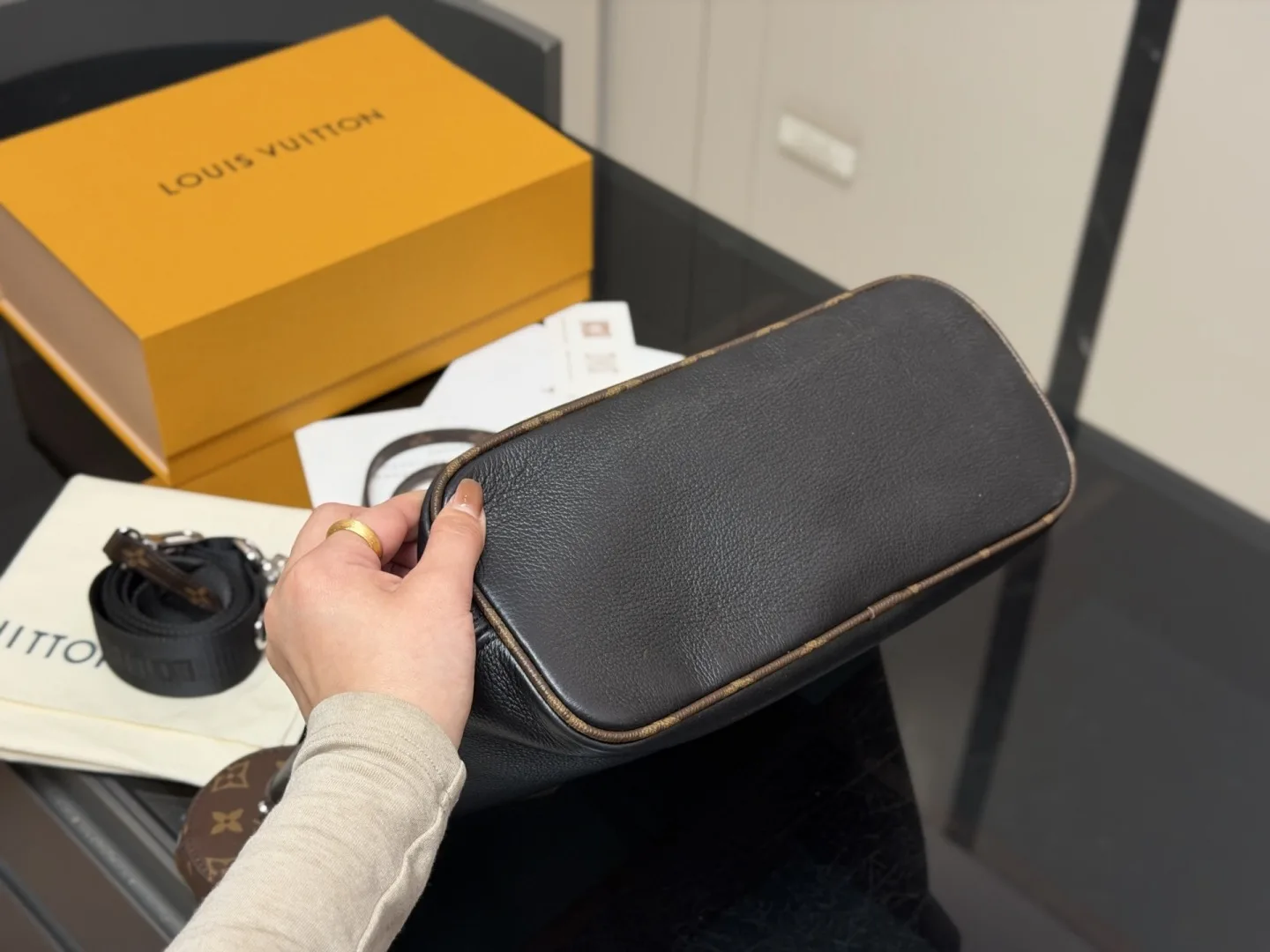 Lv Neverfull Medium Shopping Bag - Image 8