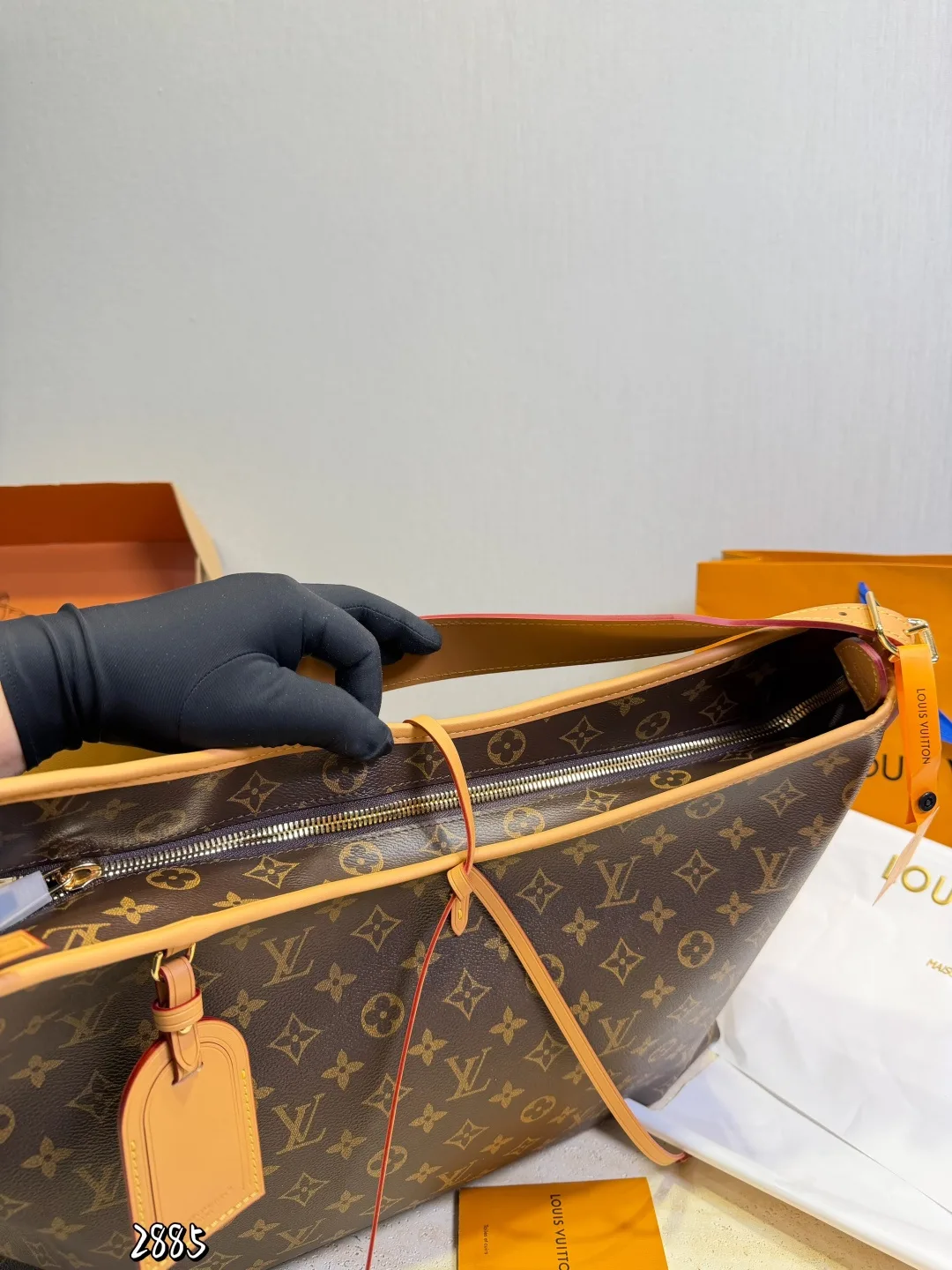 LV Carryall Large Tote Handbags - Image 3