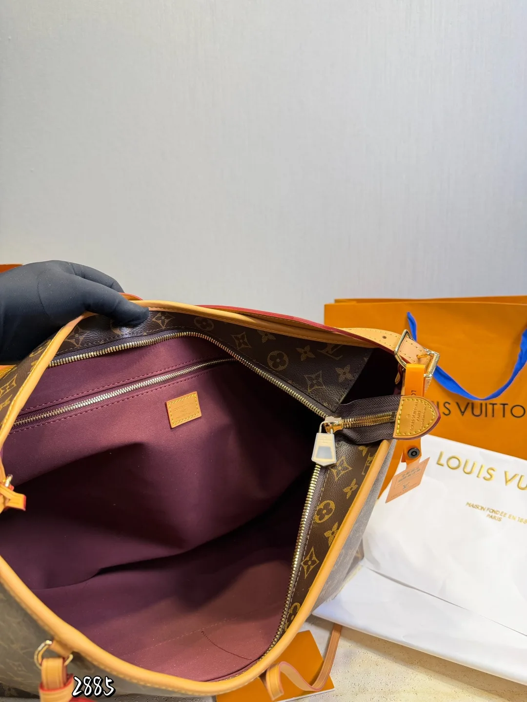LV Carryall Large Tote Handbags - Image 2