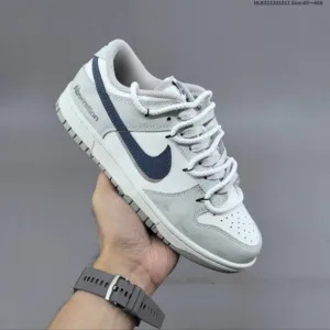 Nike Dunk Low Retro Sneakers