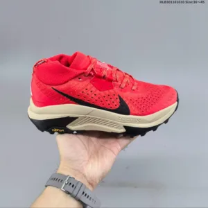 NIKE ACG PEGASUS TRAIL SNEAKERS