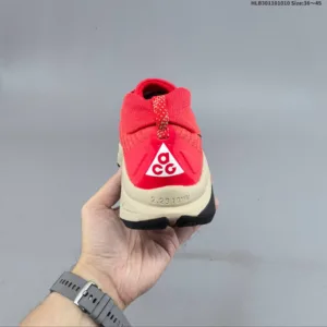 NIKE ACG PEGASUS TRAIL SNEAKERS