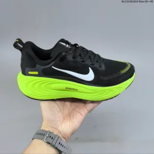 Nike Vomero 19 sneakers