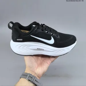 Nike Vomero 19 sneakers
