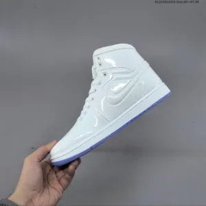 Nike Air Jordan 1 Retro Mid AJ1 sneakers