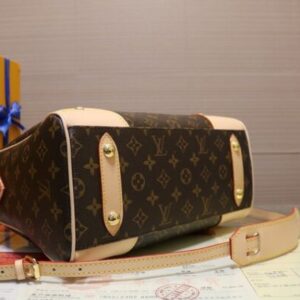 LOUIS VUITTON M40325 TOTE HANDBAG