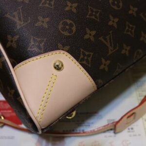 LOUIS VUITTON M40325 TOTE HANDBAG