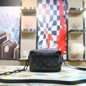 LOUIS VUITTON M44480 TOTE HANDBAG