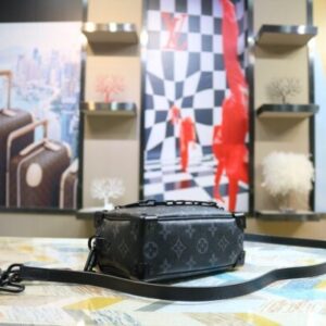 LOUIS VUITTON M44480 TOTE HANDBAG