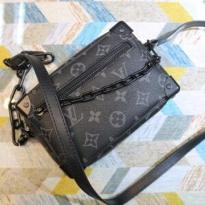 LOUIS VUITTON M44480 TOTE HANDBAG