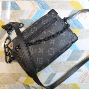 LOUIS VUITTON M44480 TOTE HANDBAG