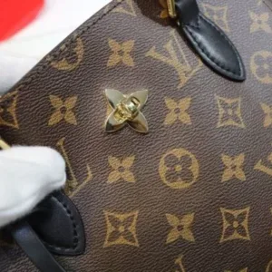 LOUIS VUITTON M43535 TOTE HANDBAG