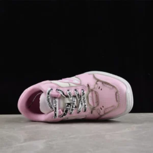 balenciaga 841763 wcurs 5090 hamptons medium worn out pink/ white hamptons sneaker shoes