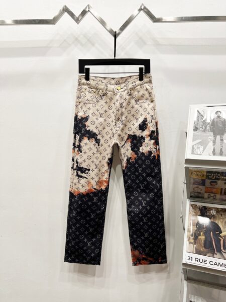 Louis Vuitton H108 24ss Campfire Gradient Old-Fashioned Loose Straight Jeans - Denim, denim jeans pants, Jeans, jeans pants, louis, LV denim, lv denim jeans, lv denim pants, lv jeans, lv jeans pants, lv pants, pants, vuitton
