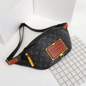 LOUIS VUITTON M95055 Men’s new Discovery waist bag