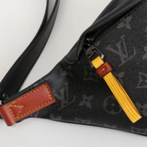 LOUIS VUITTON M95055 Men’s new Discovery waist bag