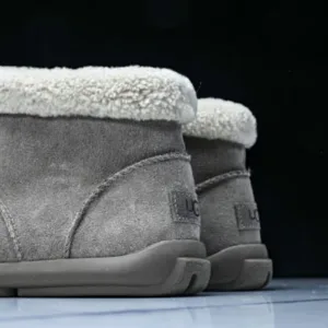 UGG 1011656-SHA/CHE/ALP CLASSIC MINI GREY/BROWN boots shoes