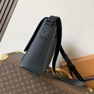 Louis Vuitton navy Blue Men’s Aerogram Speed Messenger L&V black bags