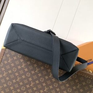 Louis Vuitton navy Blue Men’s Aerogram Speed Messenger L&V black bags